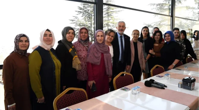 Isparta Belediye Başkanı Şükrü Başdeğirmen Gül Hanımlar Grubuyla Buluştu
