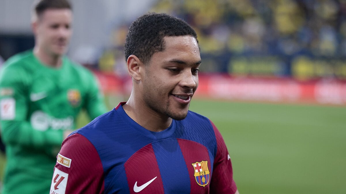 Barcelona, Vitor Roque’yi Real Betis’e kiraladı