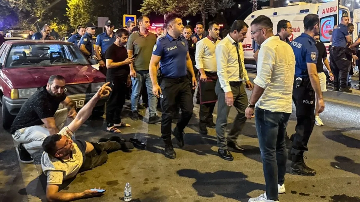 Ankara’da akrabaların meydan savaşı: Silahlı bıçaklı kavgada 3 kişi yaralandı!